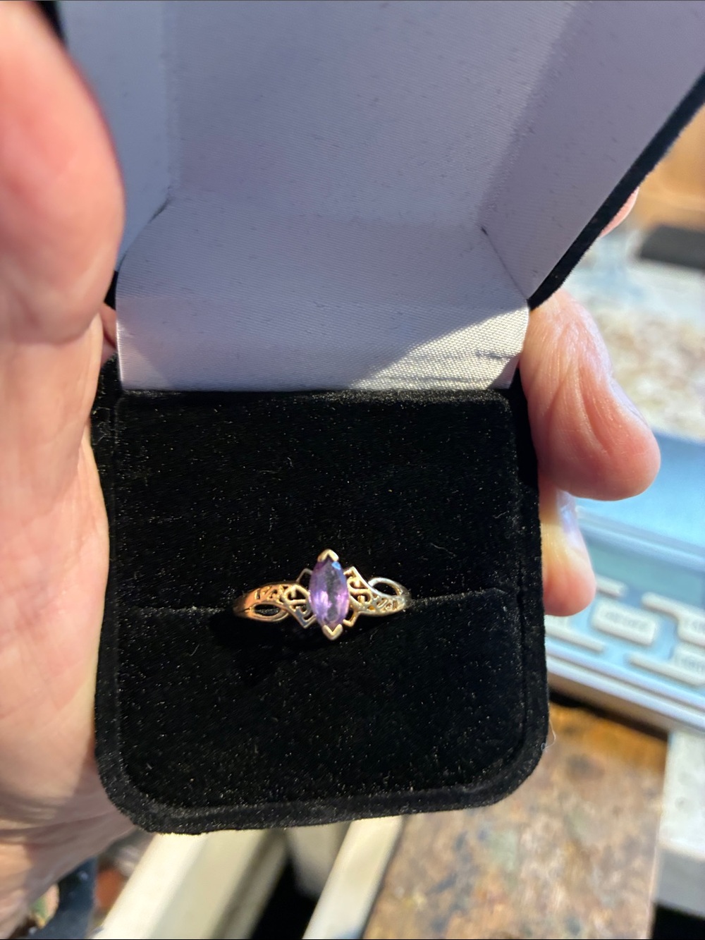 Beautiful Delicate 10K Yellow Gold Amethyst Ring.   Size 8.5